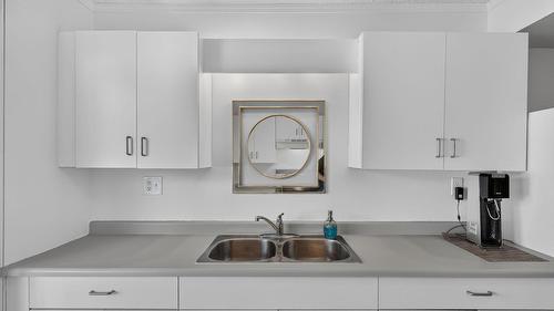 1045 Mitchell Road, Kelowna, BC - Indoor Photo Showing Kitchen With Double Sink