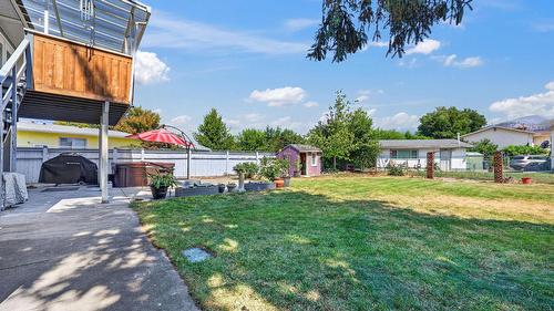 1045 Mitchell Road, Kelowna, BC - Outdoor
