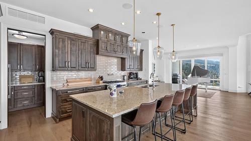 1610 Granite Road, Lake Country, BC - Indoor Photo Showing Kitchen With Upgraded Kitchen
