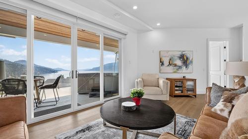 1610 Granite Road, Lake Country, BC - Indoor Photo Showing Living Room
