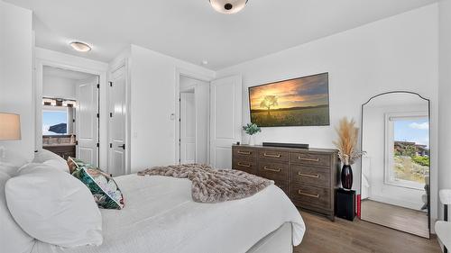 1610 Granite Road, Lake Country, BC - Indoor Photo Showing Bedroom