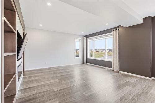 15 Orion Cr, Winnipeg, MB - Indoor