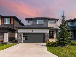 15 Orion CR  Winnipeg, MB R2V 5C7