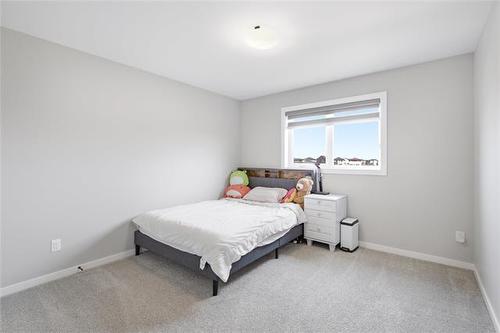 15 Orion Cr, Winnipeg, MB - Indoor Photo Showing Bedroom