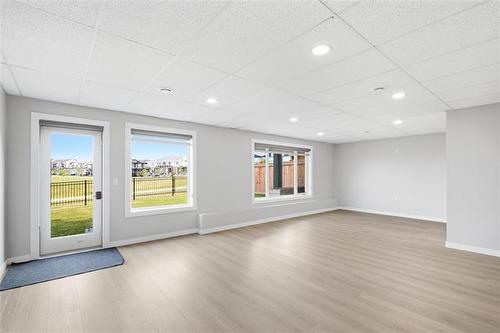 15 Orion Cr, Winnipeg, MB - Indoor