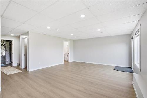 15 Orion Cr, Winnipeg, MB - Indoor Photo Showing Other Room