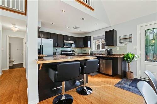 30 Whippoorwill Trl, Lac Du Bonnet, MB - Indoor Photo Showing Kitchen