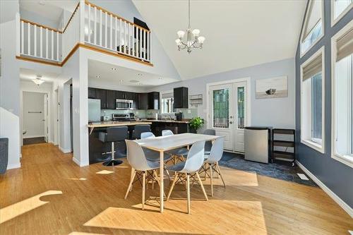 30 Whippoorwill Trl, Lac Du Bonnet, MB - Indoor Photo Showing Dining Room
