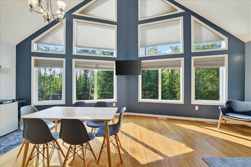 30 Whippoorwill Trl, Lac Du Bonnet, MB - Indoor Photo Showing Dining Room