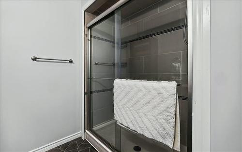 30 Whippoorwill Trl, Lac Du Bonnet, MB - Indoor Photo Showing Bathroom