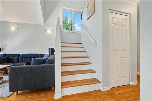 30 Whippoorwill Trl, Lac Du Bonnet, MB - Indoor Photo Showing Other Room