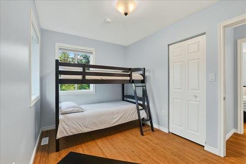 30 Whippoorwill Trl, Lac Du Bonnet, MB - Indoor Photo Showing Bedroom