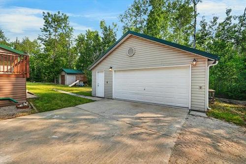 30 Whippoorwill Trl, Lac Du Bonnet, MB - Outdoor