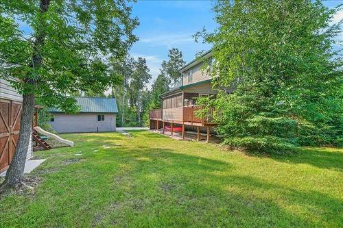 30 Whippoorwill Trl, Lac Du Bonnet, MB - Outdoor With Deck Patio Veranda With Backyard With Exterior