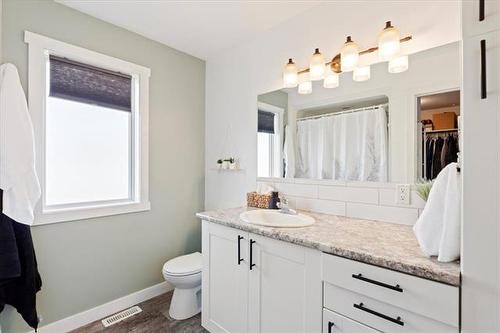 47 Barak Dr, Kleefeld, MB - Indoor Photo Showing Bathroom