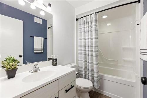 47 Barak Dr, Kleefeld, MB - Indoor Photo Showing Bathroom