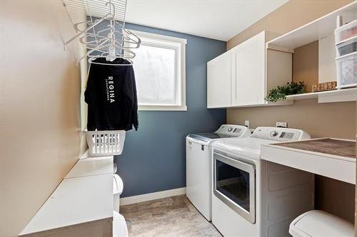 47 Barak Dr, Kleefeld, MB - Indoor Photo Showing Laundry Room
