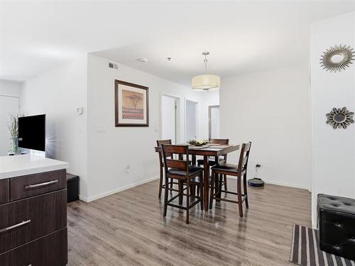 138-25 Bridgeland Dr, Winnipeg, MB - Indoor Photo Showing Dining Room