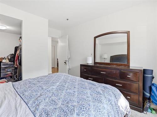 138-25 Bridgeland Dr, Winnipeg, MB - Indoor Photo Showing Bedroom