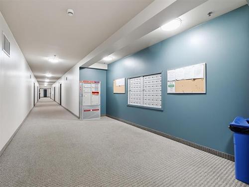 138-25 Bridgeland Dr, Winnipeg, MB - Indoor Photo Showing Other Room