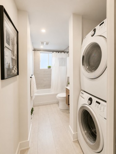 Bathroom - 5-8950 Boul. St-Laurent, Montréal (Ahuntsic-Cartierville), QC - Indoor Photo Showing Laundry Room