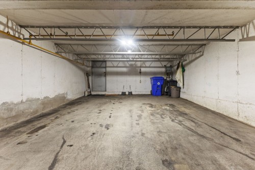 Stationnement - 14 Rue Du Ravin-Bleu, Gatineau (Hull), QC - Indoor Photo Showing Garage