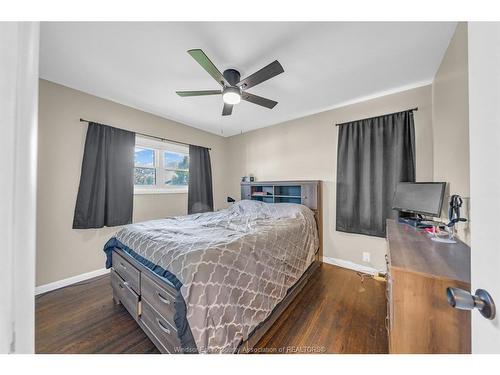 3302 Woodlawn Avenue, Windsor, ON - Indoor Photo Showing Bedroom