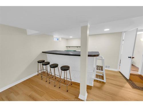 3302 Woodlawn Avenue, Windsor, ON - Indoor