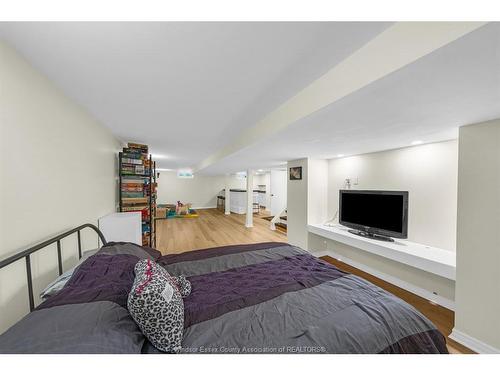 3302 Woodlawn Avenue, Windsor, ON - Indoor Photo Showing Bedroom