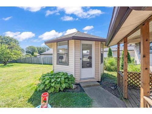 3302 Woodlawn Avenue, Windsor, ON - Outdoor