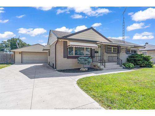 3302 Woodlawn Avenue, Windsor, ON - Outdoor