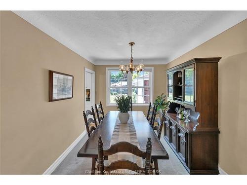 146 Canterbury Street, Chatham, ON - Indoor Photo Showing Dining Room