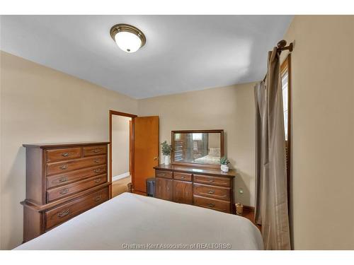 146 Canterbury Street, Chatham, ON - Indoor Photo Showing Bedroom