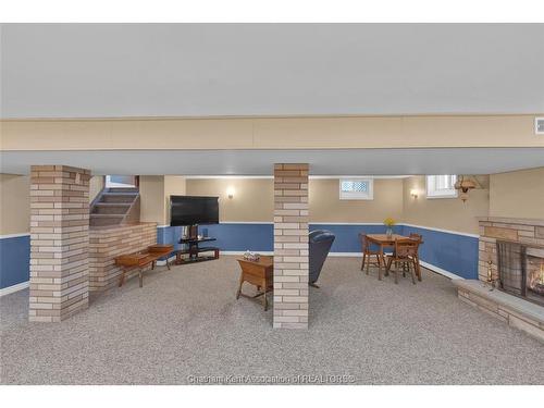 146 Canterbury Street, Chatham, ON - Indoor With Fireplace
