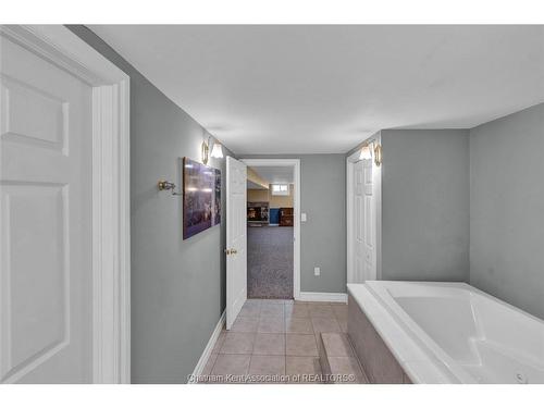 146 Canterbury Street, Chatham, ON - Indoor