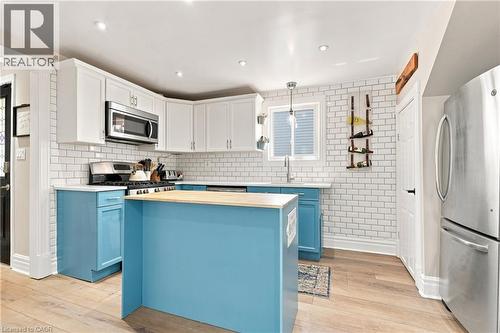 4313 Central Avenue, Lincoln, ON - Indoor Photo Showing Kitchen With Upgraded Kitchen
