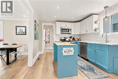 4313 Central Avenue, Lincoln, ON - Indoor Photo Showing Kitchen
