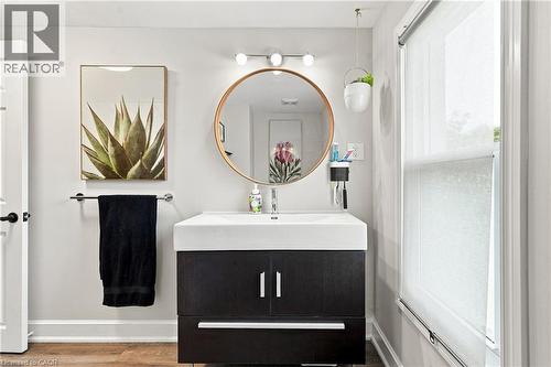 4313 Central Avenue, Lincoln, ON - Indoor Photo Showing Bathroom