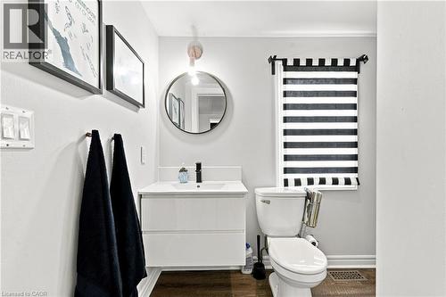 4313 Central Avenue, Lincoln, ON - Indoor Photo Showing Bathroom