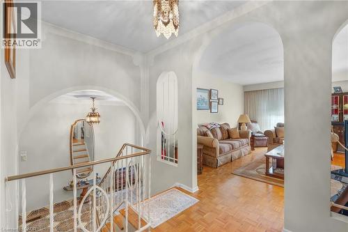 591 Mohawk Road W, Hamilton, ON - Indoor Photo Showing Other Room