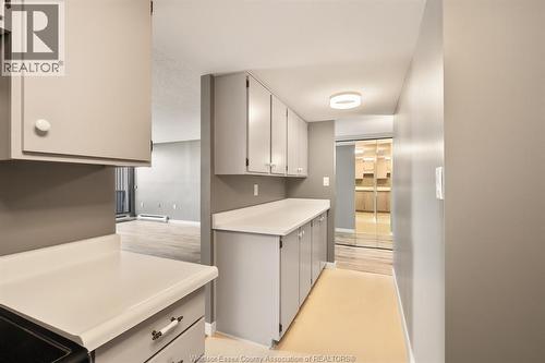 380 Pellissier Avenue Unit# 706, Windsor, ON - Indoor Photo Showing Kitchen