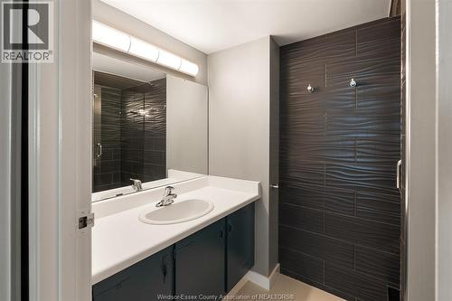 380 Pellissier Avenue Unit# 706, Windsor, ON - Indoor Photo Showing Bathroom