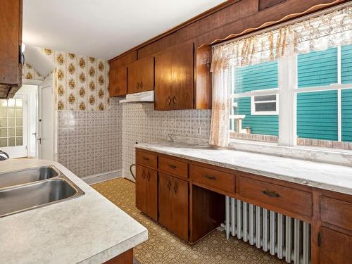 828 Bridges Street, Halifax, NS - Indoor Photo Showing Kitchen With Double Sink