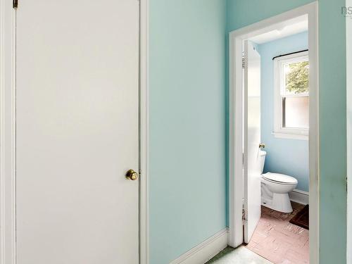 828 Bridges Street, Halifax, NS - Indoor Photo Showing Bathroom