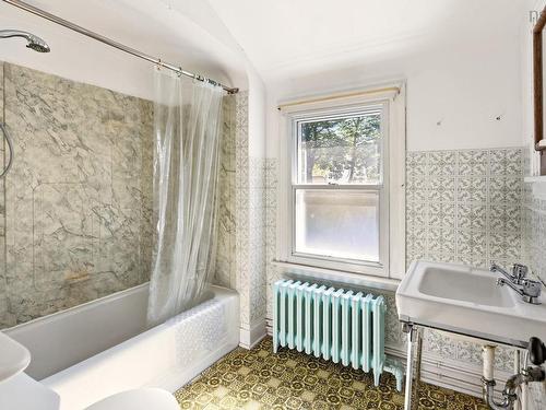 828 Bridges Street, Halifax, NS - Indoor Photo Showing Bathroom
