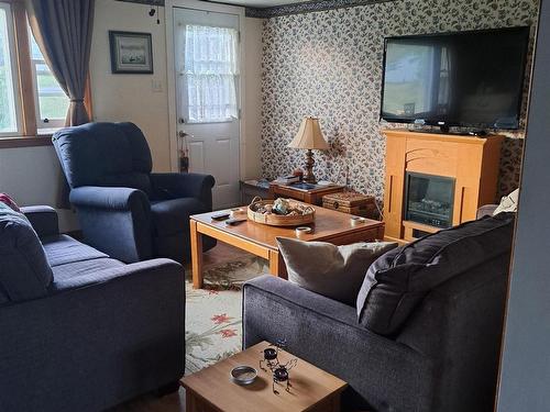 4540 Highway 2, Upper Economy, NS - Indoor Photo Showing Living Room With Fireplace