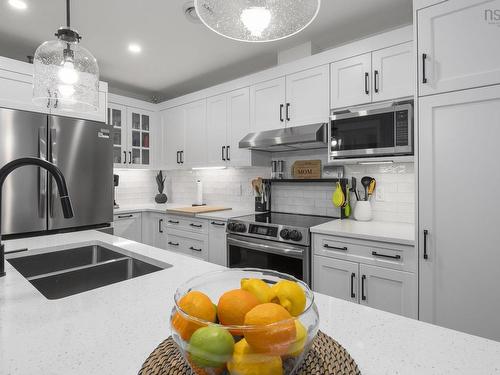 18 Jessome Avenue, Lantz, NS - Indoor Photo Showing Kitchen With Double Sink With Upgraded Kitchen