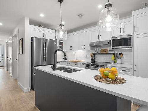18 Jessome Avenue, Lantz, NS - Indoor Photo Showing Kitchen With Double Sink With Upgraded Kitchen