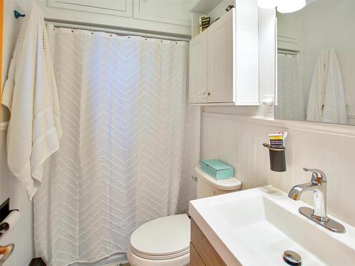 21 Sams Road, West Pubnico, NS - Indoor Photo Showing Bathroom