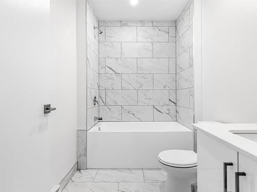 54 Heckman Avenue, Bridgewater, NS - Indoor Photo Showing Bathroom